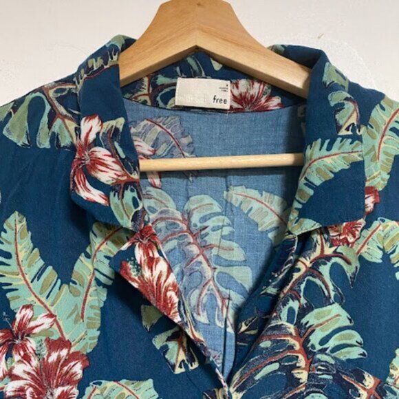 Wilfred Free Tropical Leaf Cropped Camp Shirt & Shorts Set Size M - Picture 14 of 15